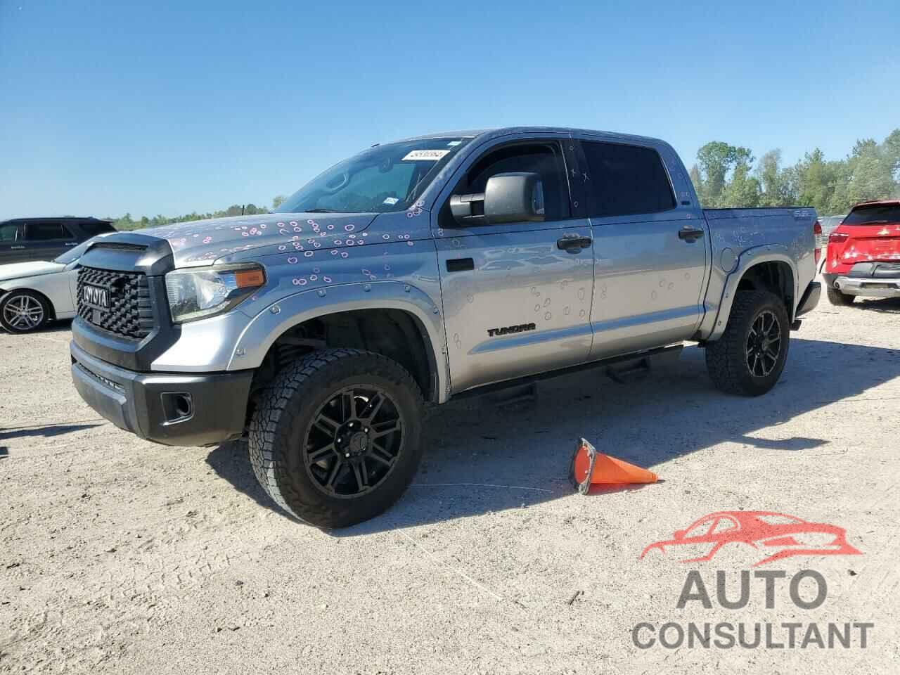 TOYOTA TUNDRA 2019 - 5TFDW5F10KX843087