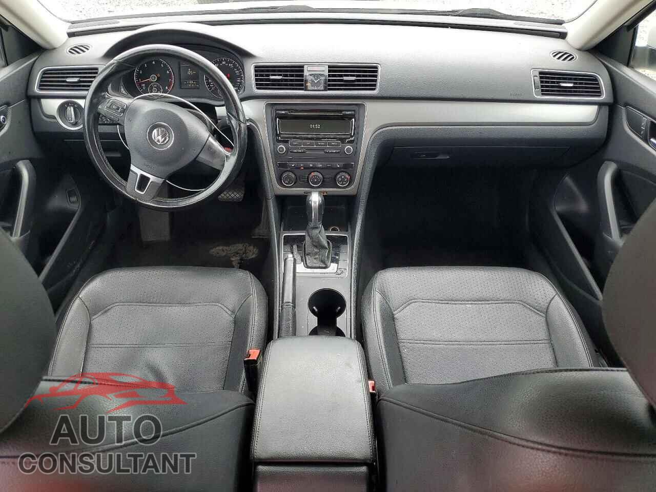 VOLKSWAGEN PASSAT 2015 - 1VWAT7A30FC075587