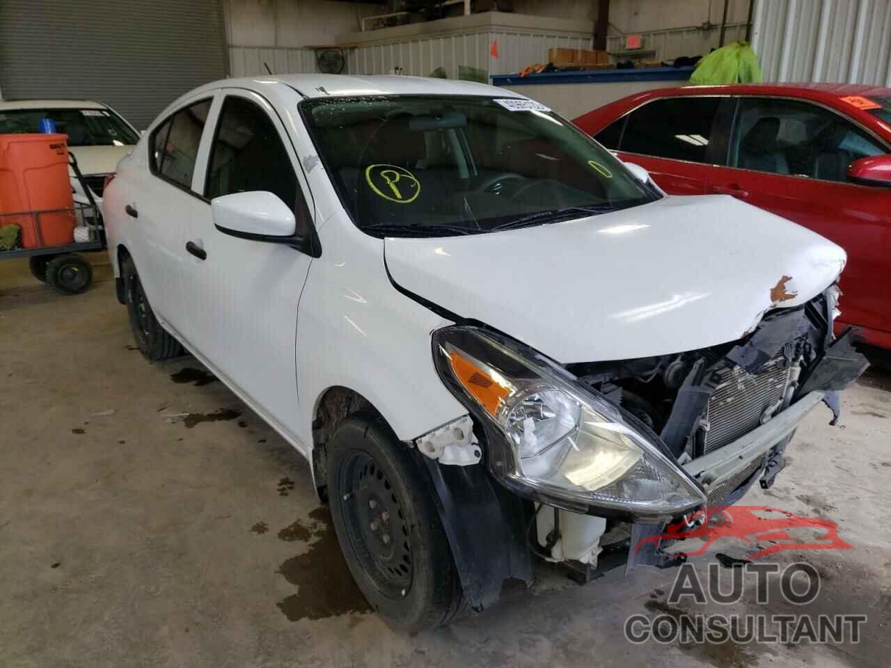 NISSAN VERSA 2018 - 3N1CN7AP2JL809297