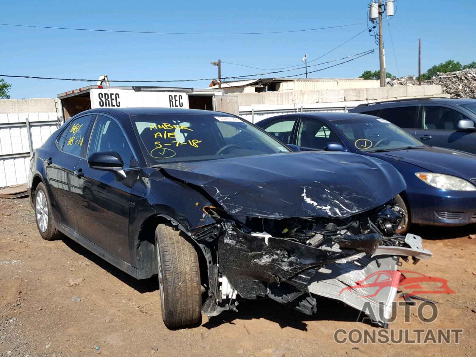 TOYOTA CAMRY 2018 - 4T1B11HK4JU558568