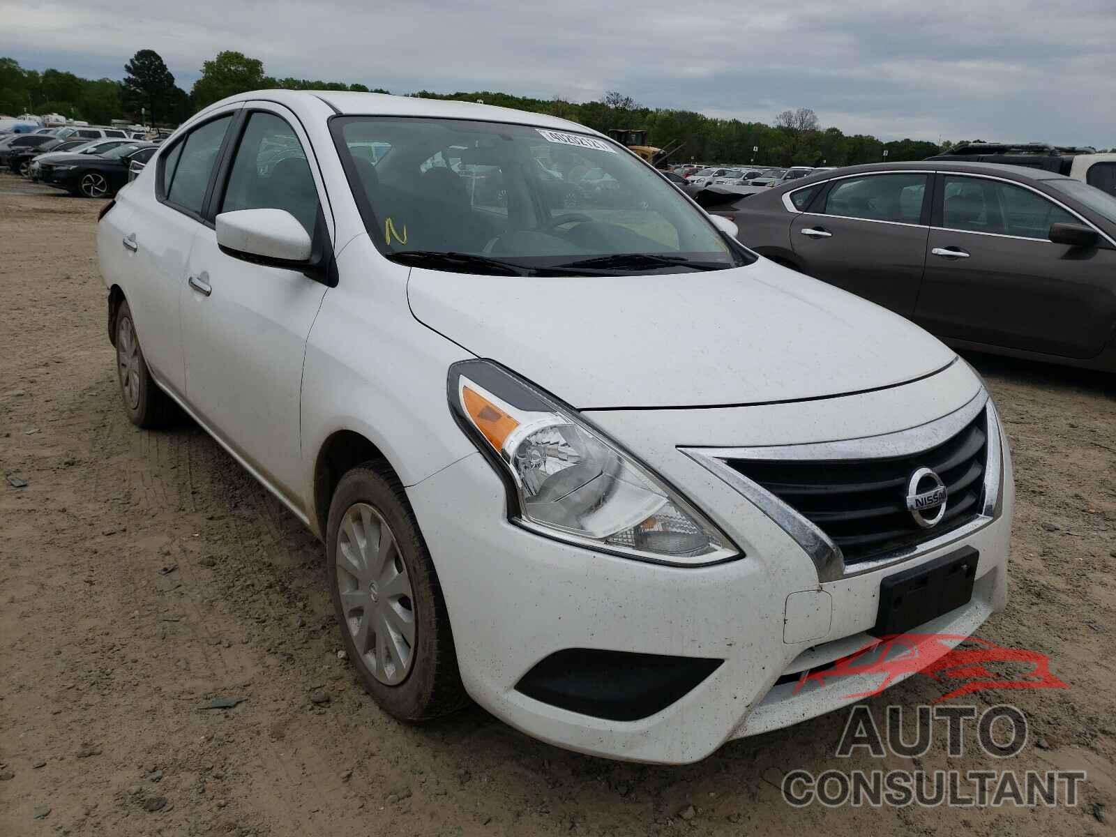 NISSAN VERSA 2018 - 3N1CN7AP0JL860457