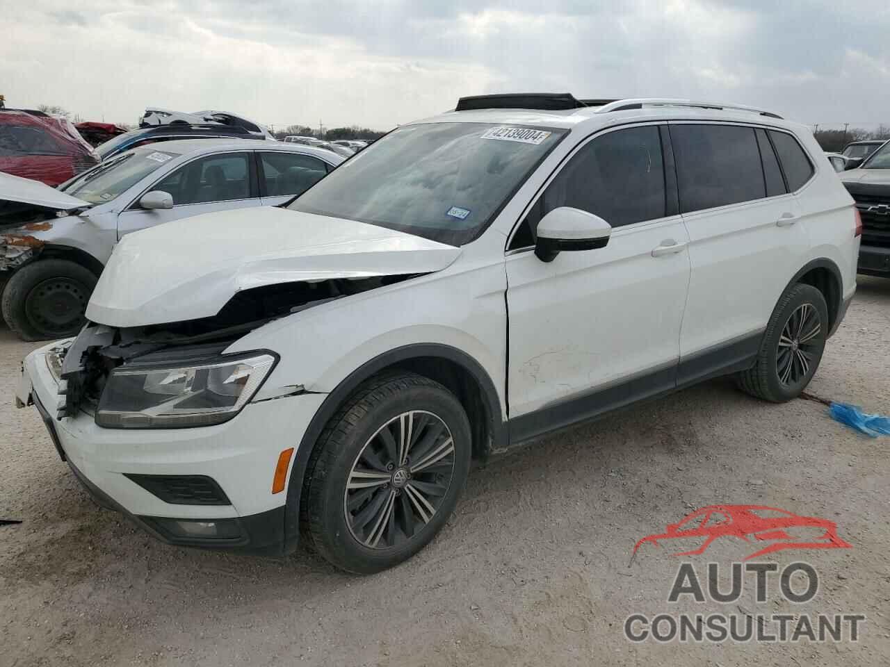 VOLKSWAGEN TIGUAN 2018 - 3VV3B7AX0JM050084