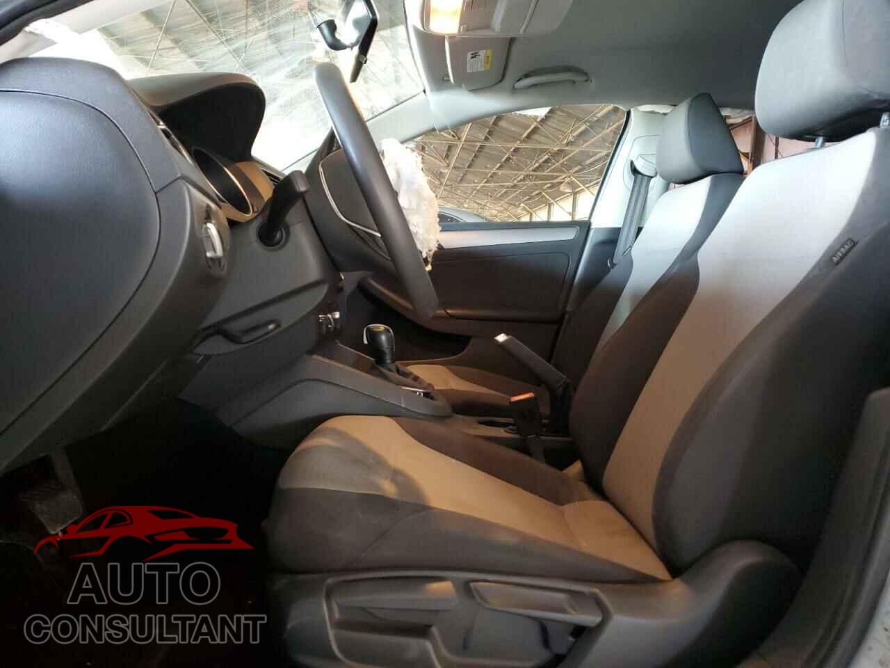 VOLKSWAGEN JETTA 2017 - 3VW2B7AJ5HM312663