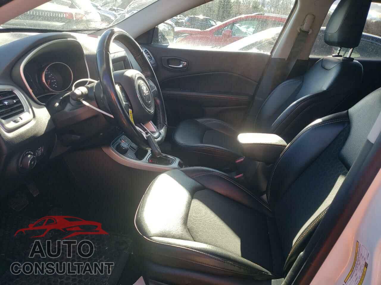 JEEP COMPASS 2020 - 3C4NJDBB7LT145357