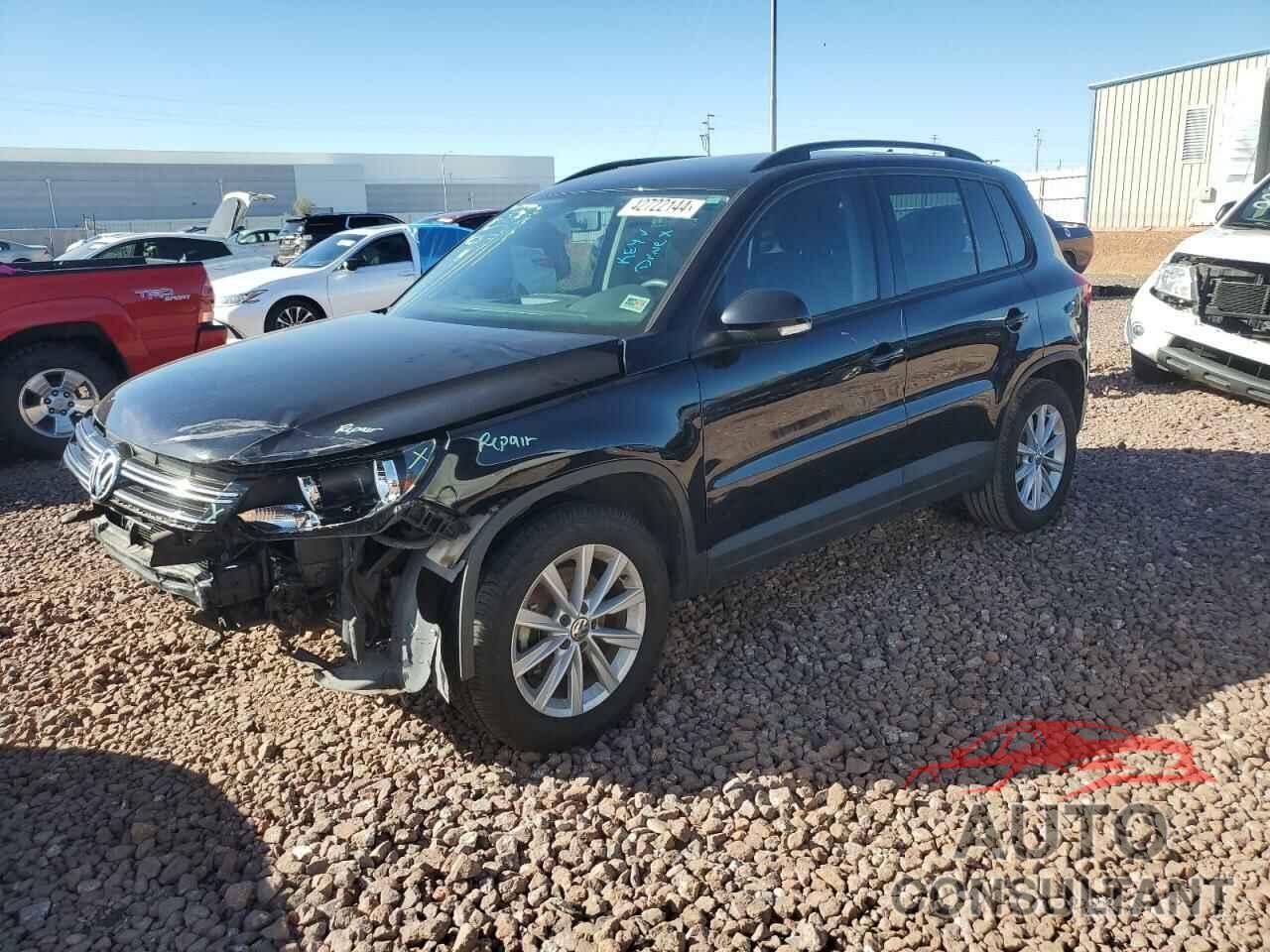 VOLKSWAGEN TIGUAN 2017 - WVGAV7AX3HK045780