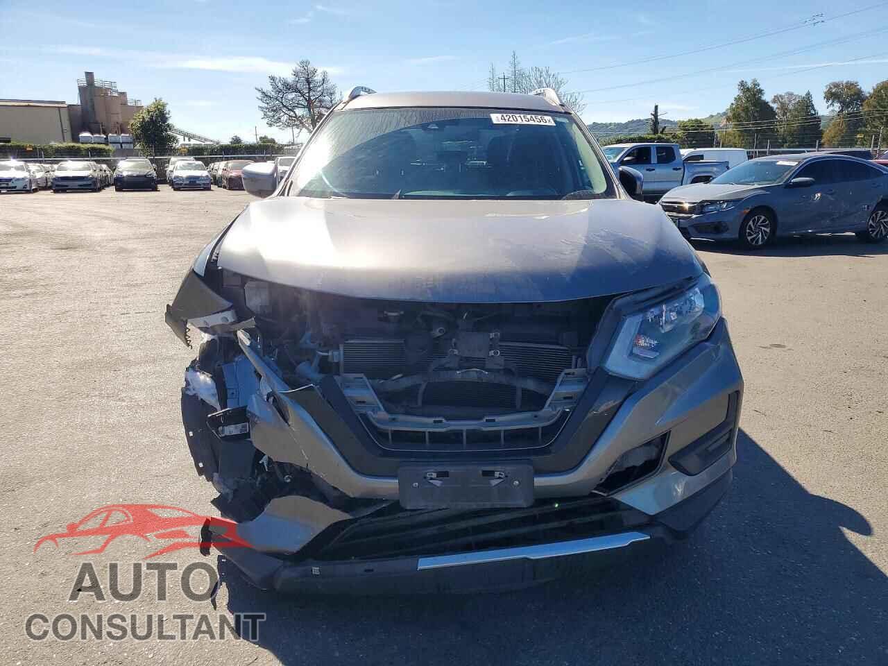 NISSAN ROGUE 2019 - KNMAT2MV8KP547671