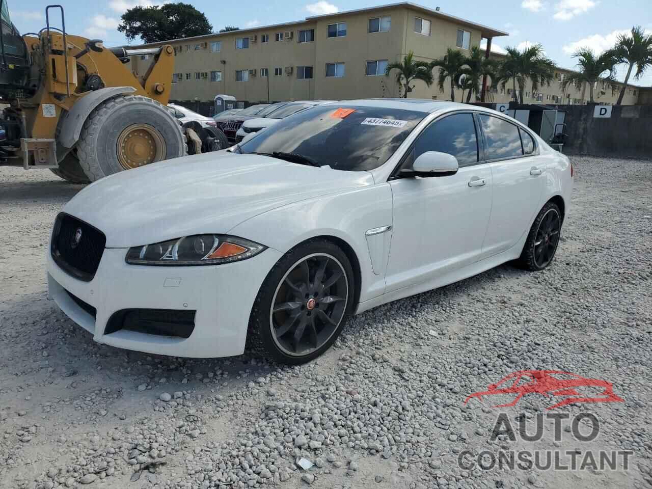 JAGUAR XF 2015 - SAJWA0F72F8U58209