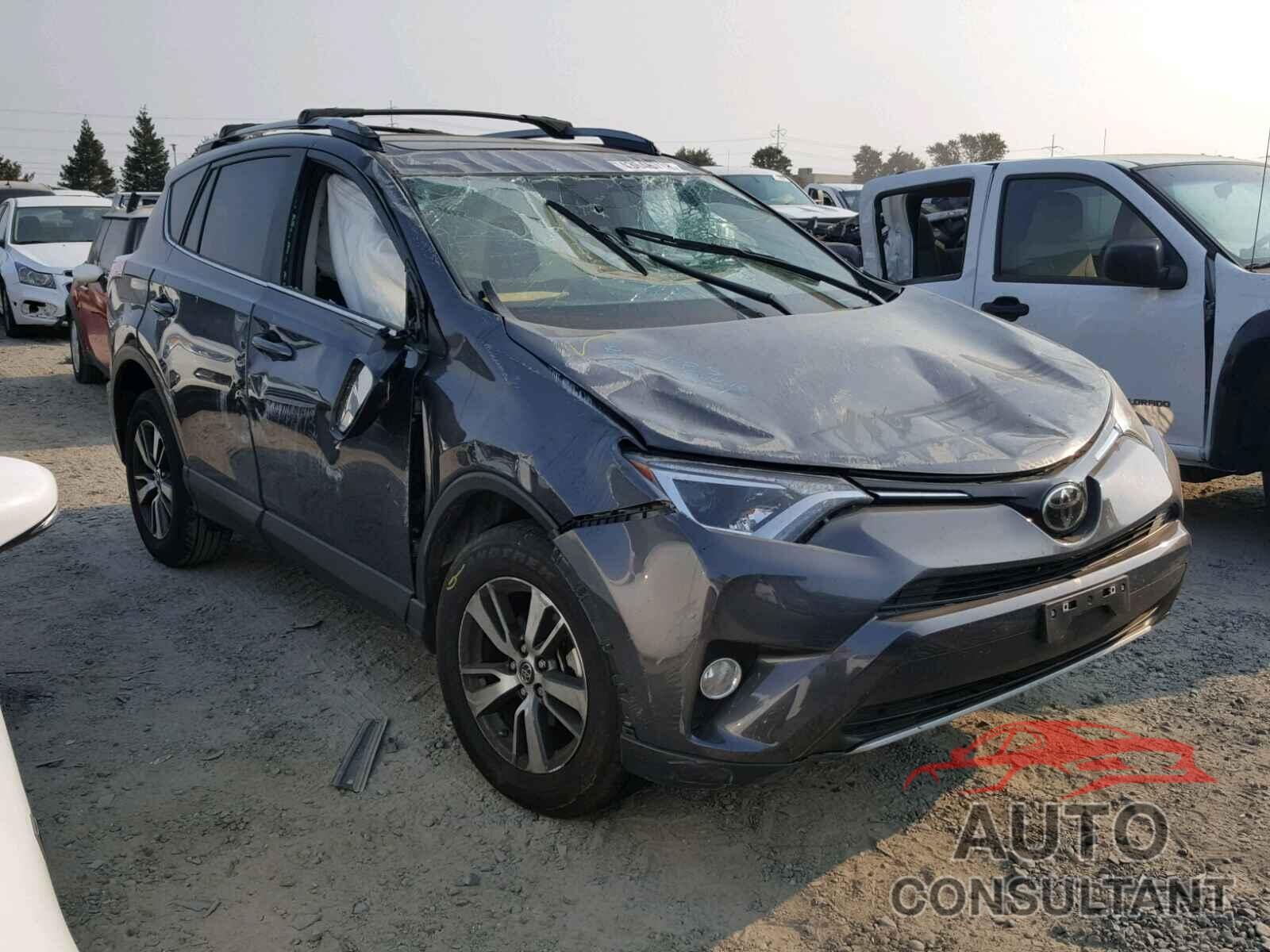 TOYOTA RAV4 XLE 2017 - JTMWFREV2HJ716017