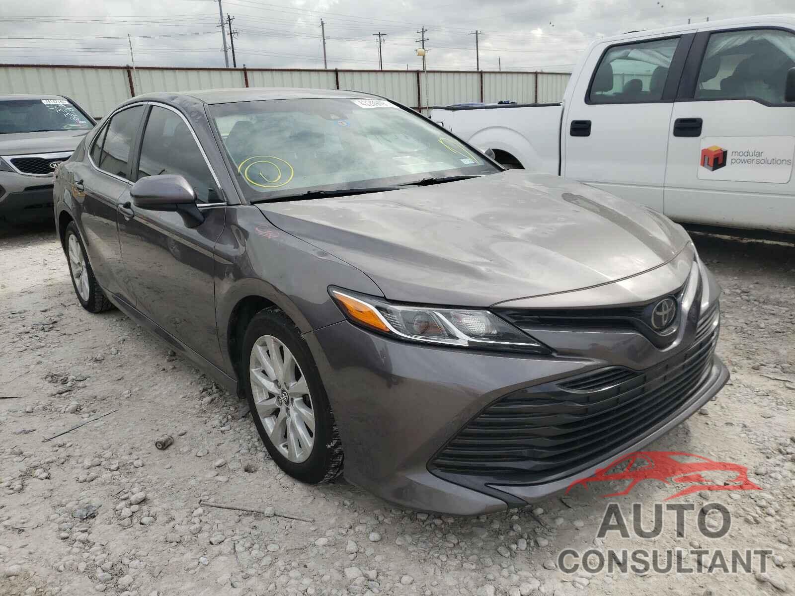 TOYOTA CAMRY 2018 - 4T1B11HK4JU072195
