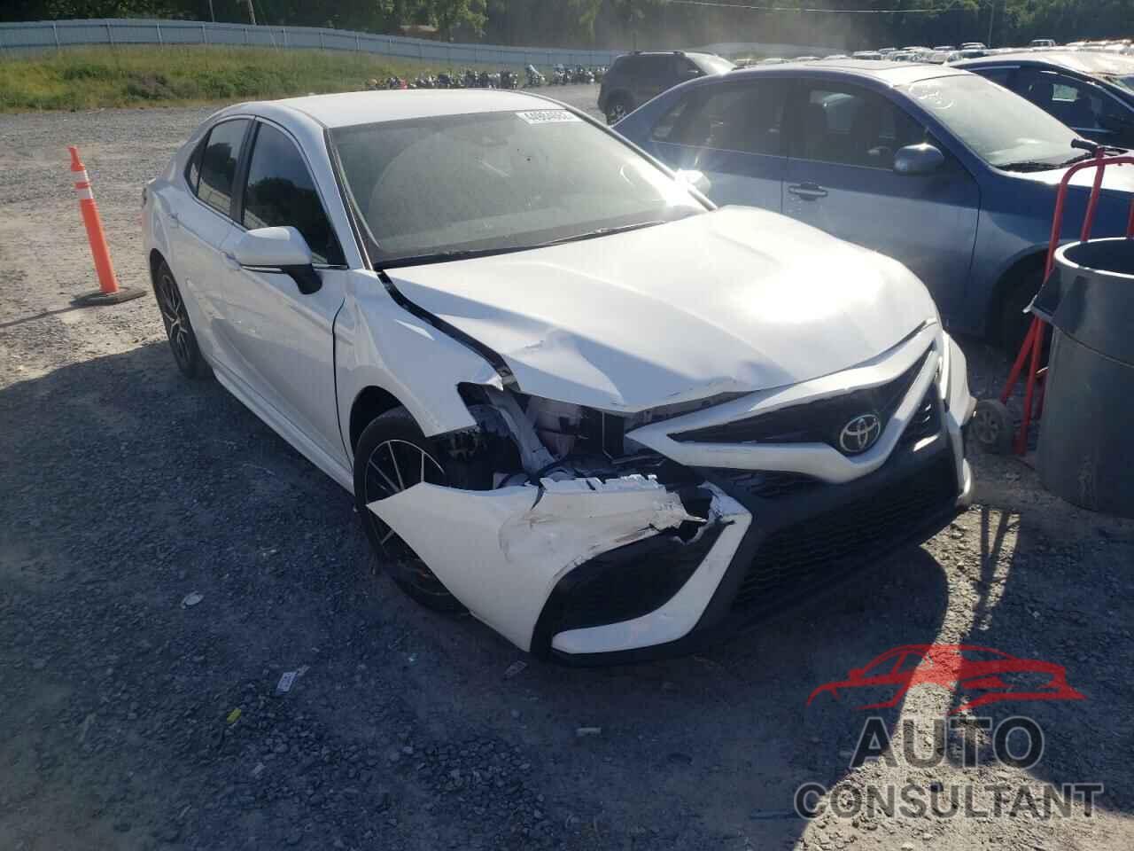 TOYOTA CAMRY 2022 - 4T1G11AK0NU630789