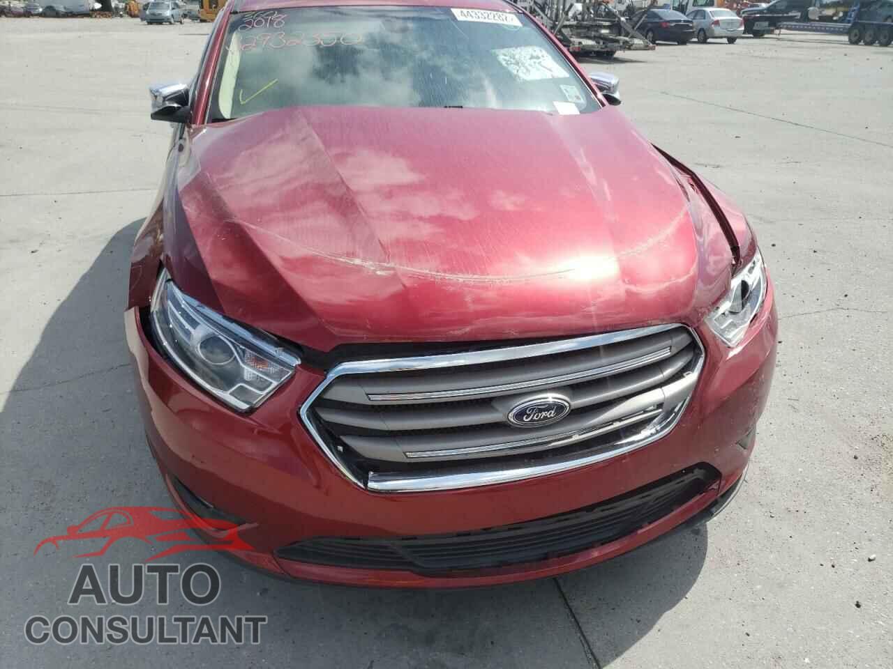 FORD TAURUS 2018 - 1FAHP2E85JG111053