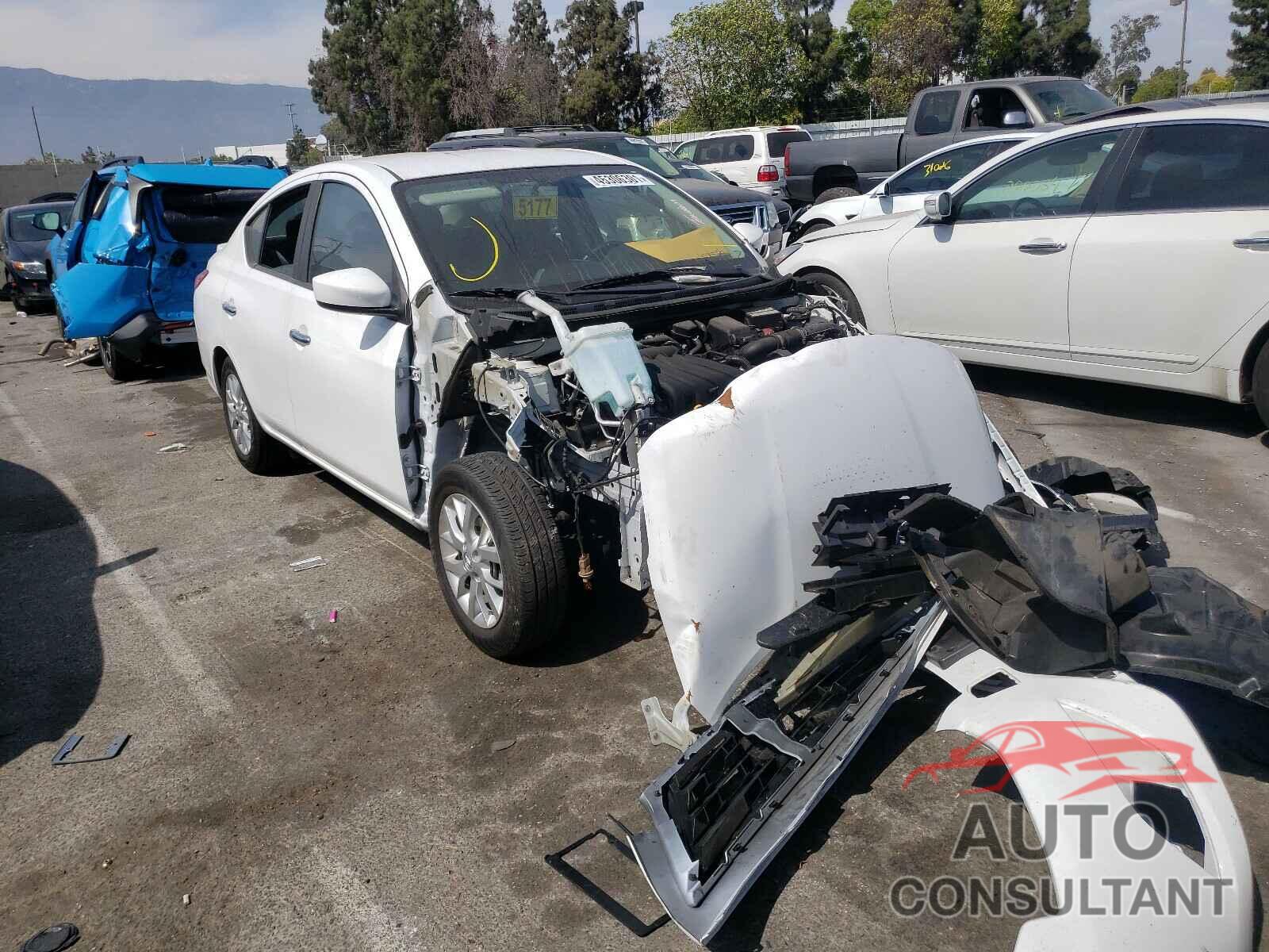 NISSAN VERSA 2018 - 3N1CN7AP7JL869625