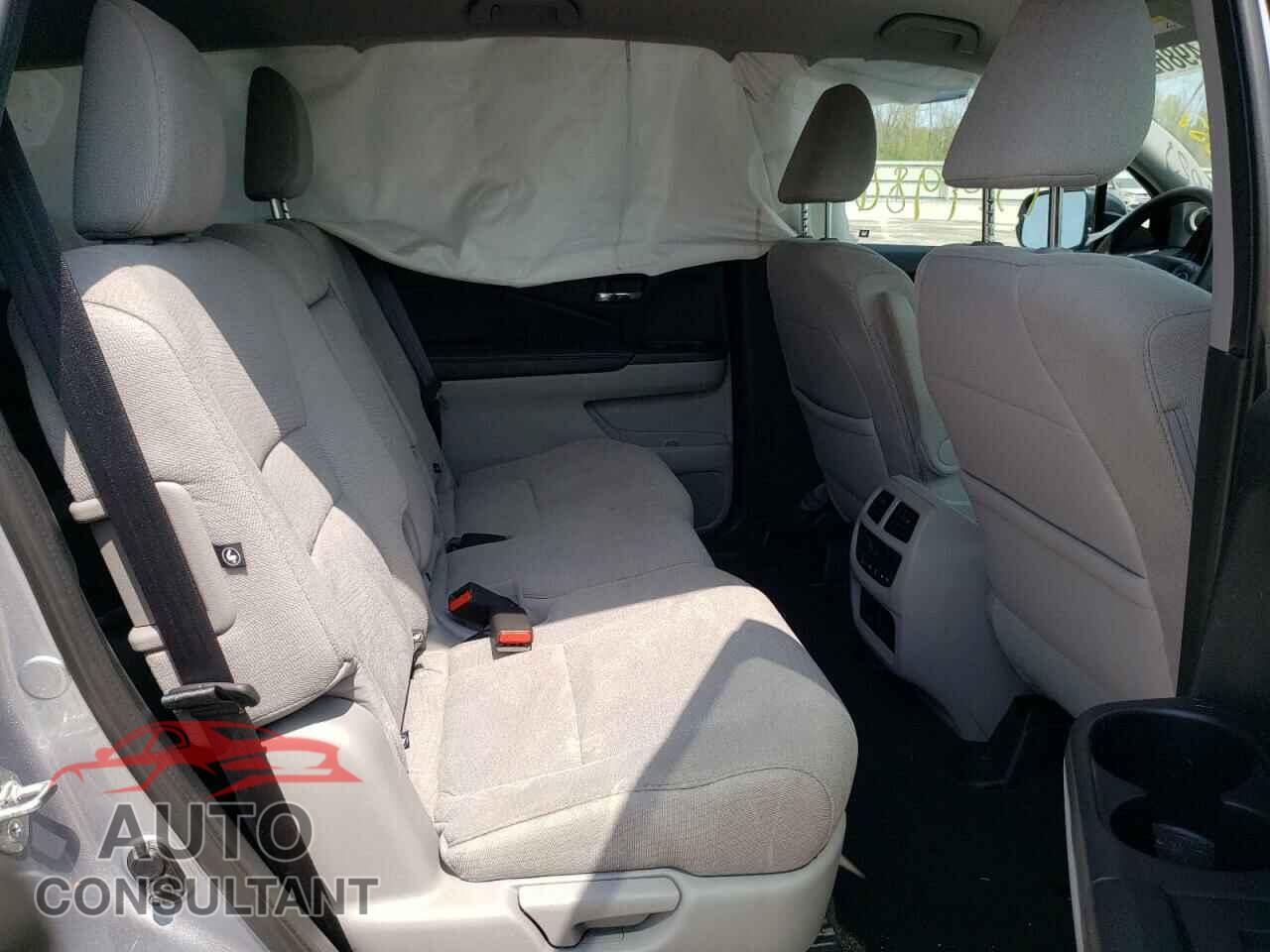 HONDA PILOT 2017 - 5FNYF6H37HB035103