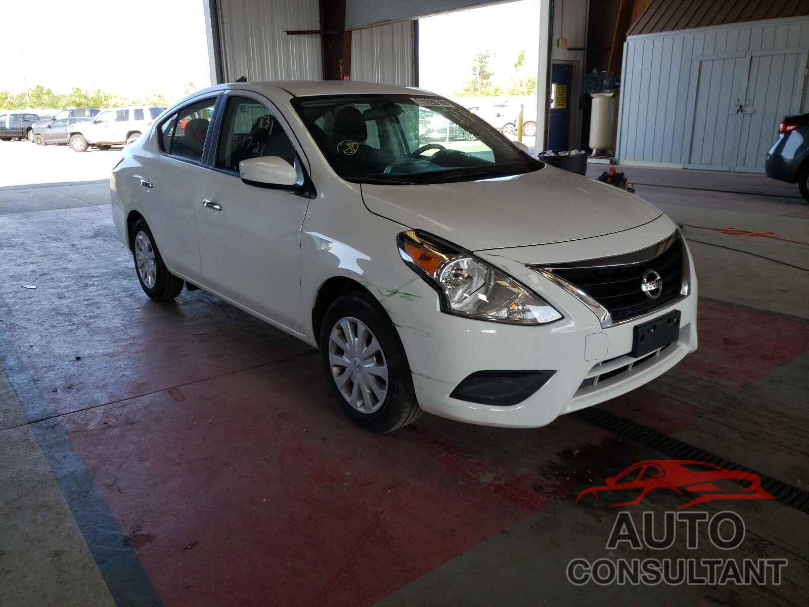 NISSAN VERSA 2019 - 3N1CN7APXKL866431