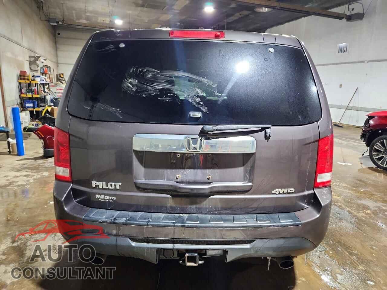 HONDA PILOT 2015 - 5FNYF4H46FB074419