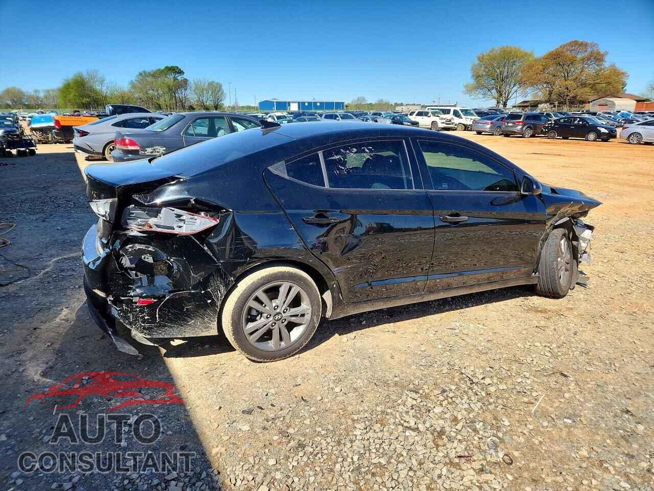 HYUNDAI ELANTRA 2018 - 5NPD84LF3JH303473