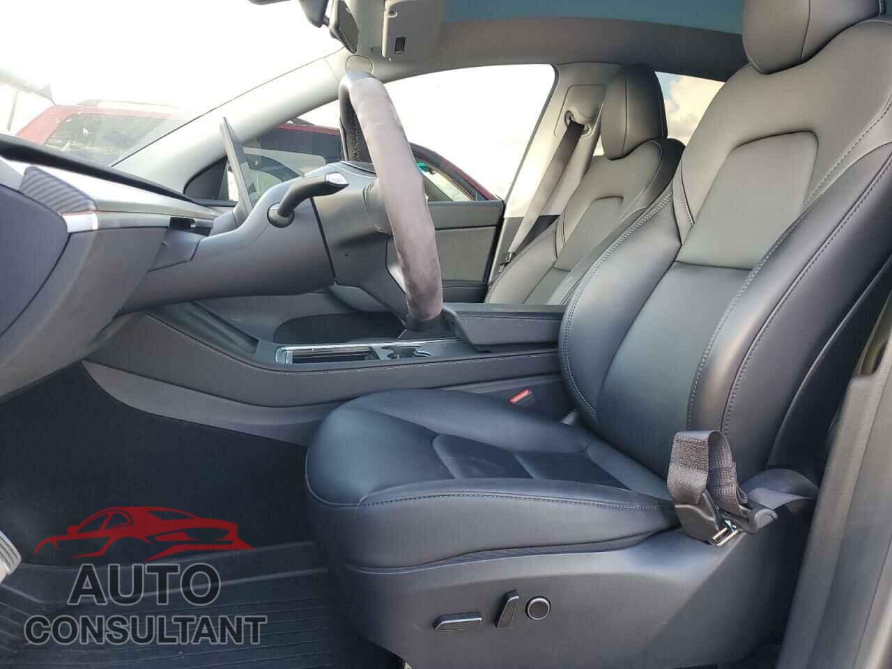 TESLA MODEL Y 2024 - 7SAYGDEF2RF113873