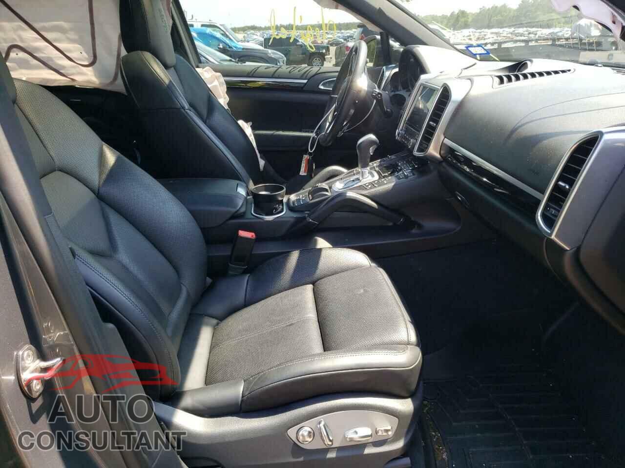 PORSCHE CAYENNE 2018 - WP1AA2A21JKA04785