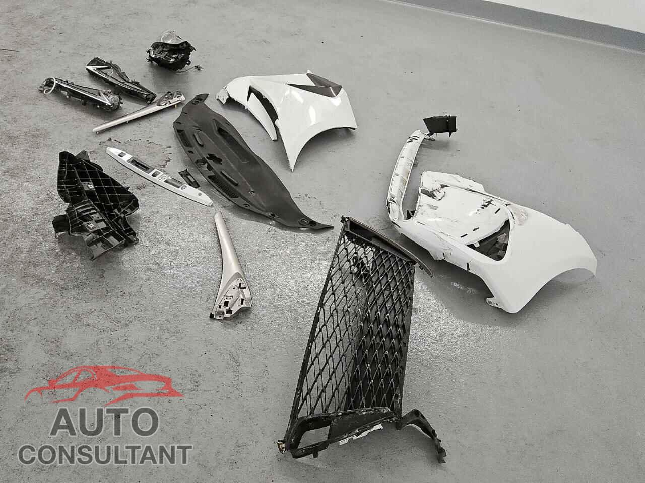 LEXUS IS 2017 - JTHBA1D28H5053663