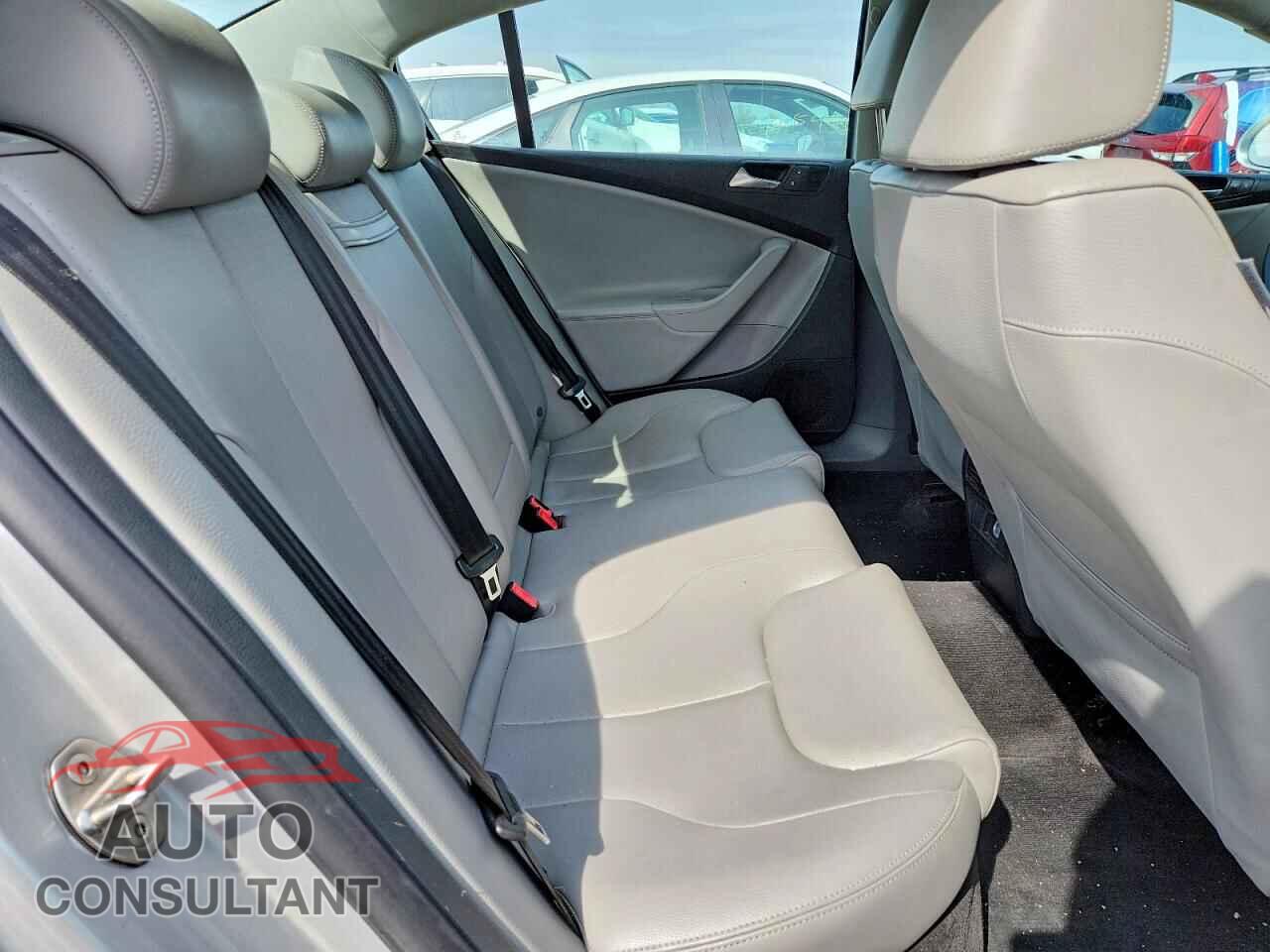 VOLKSWAGEN PASSAT 2010 - WVWJM7ANXAE154392