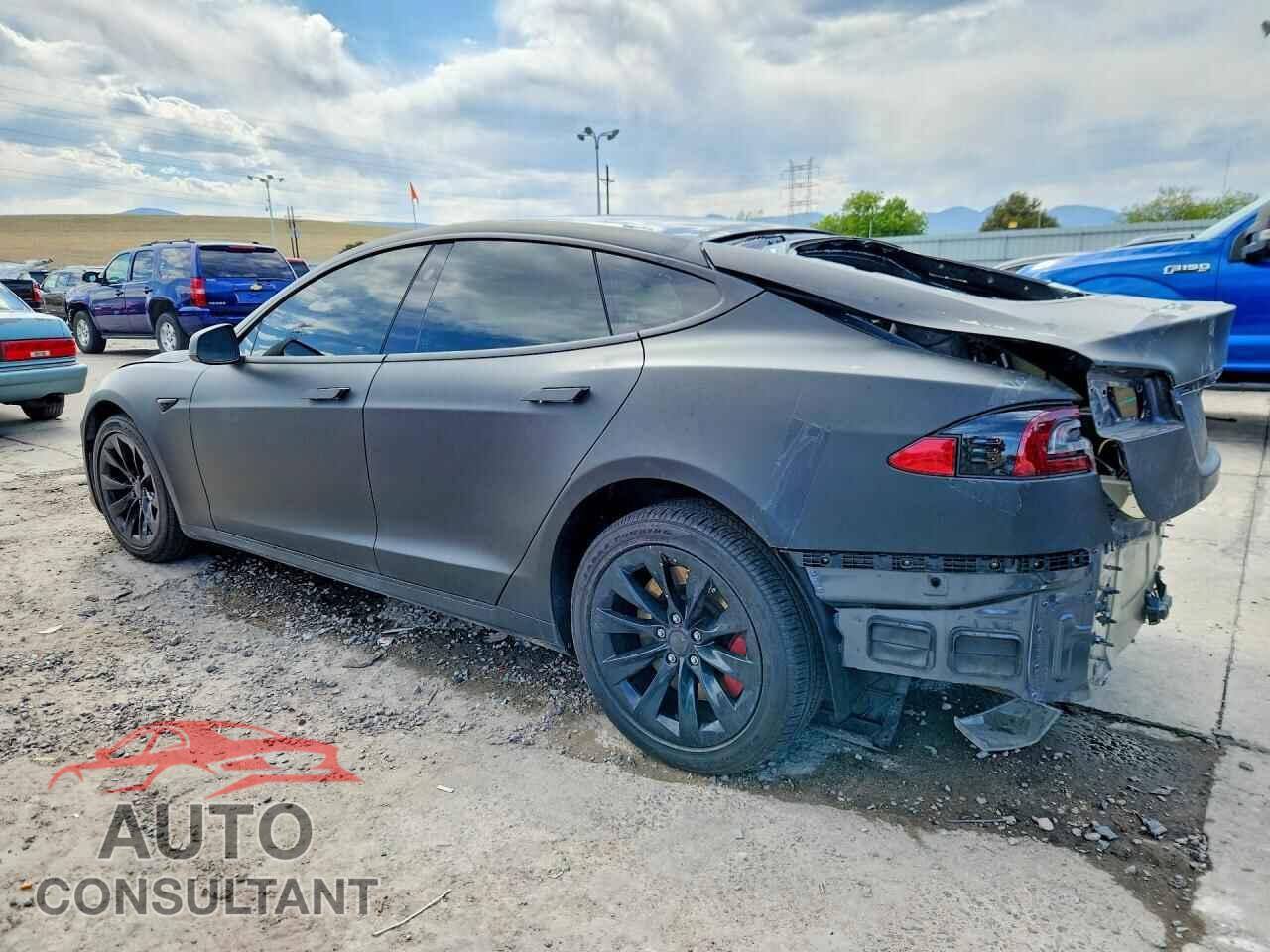 TESLA MODEL S 2018 - 5YJSA1E23JF275726