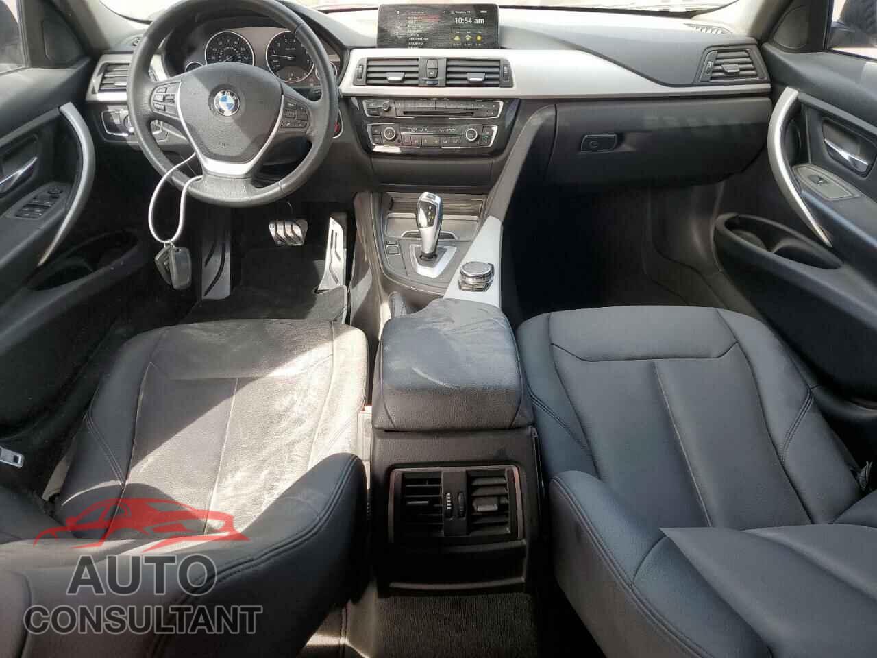 BMW 3 SERIES 2016 - WBA8E1G51GNU11302