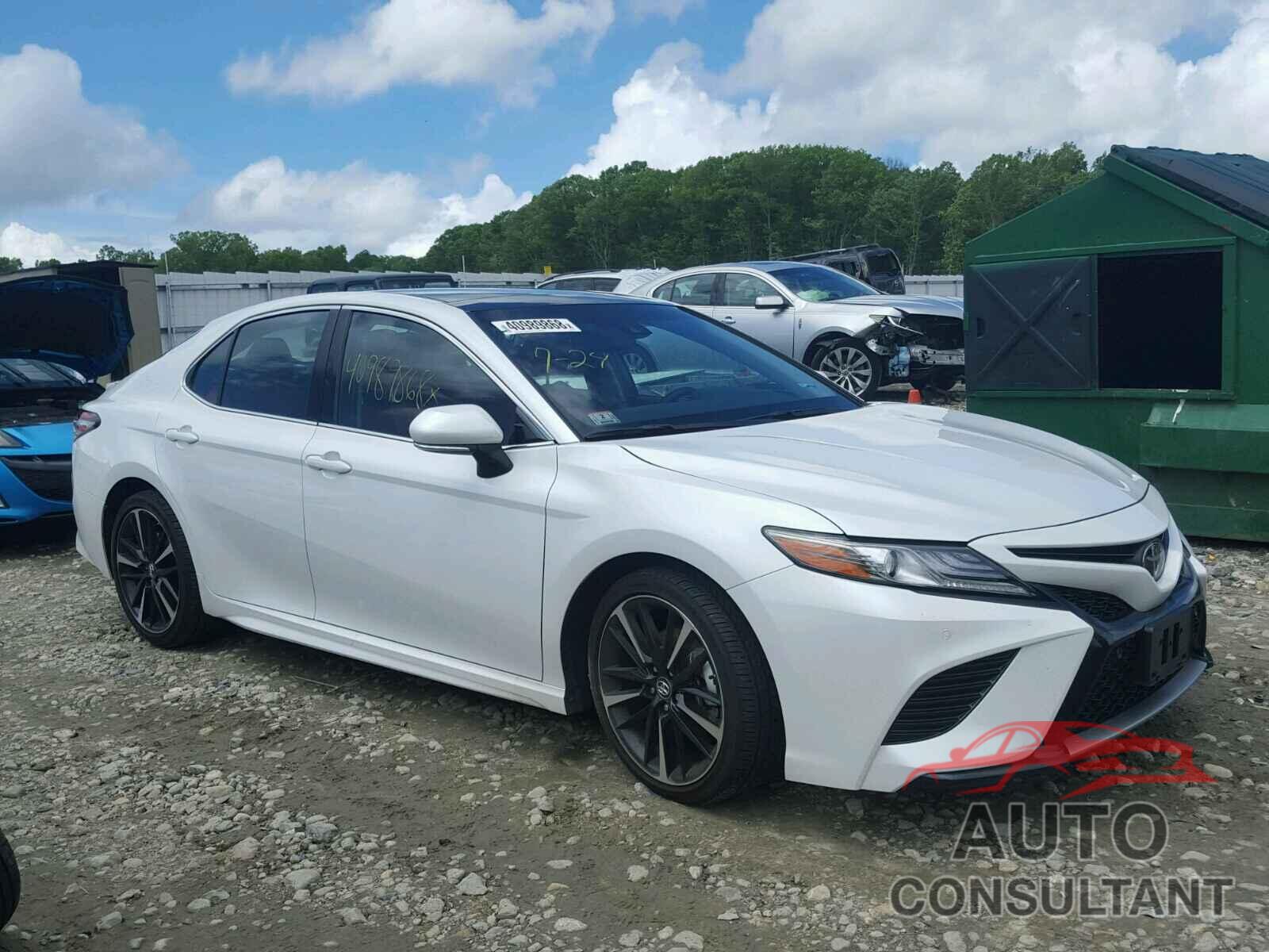 TOYOTA CAMRY 2018 - 4T1B61HK1JU079641