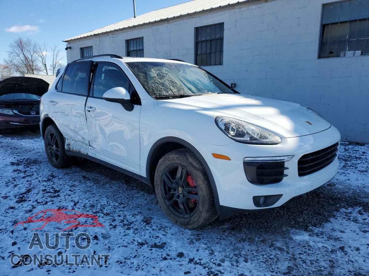 PORSCHE CAYENNE 2016 - WP1AA2A28GKA11872