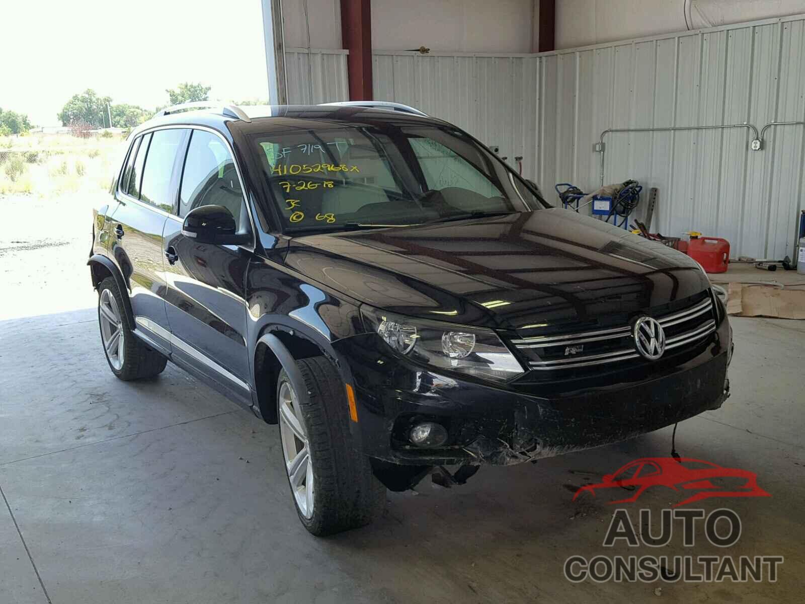 VOLKSWAGEN TIGUAN S 2016 - WVGBV7AX2GW081617