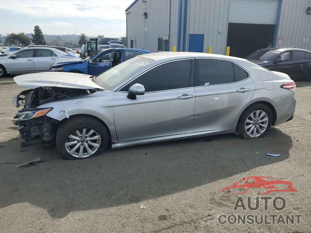 TOYOTA CAMRY 2018 - 4T1B11HK6JU009714
