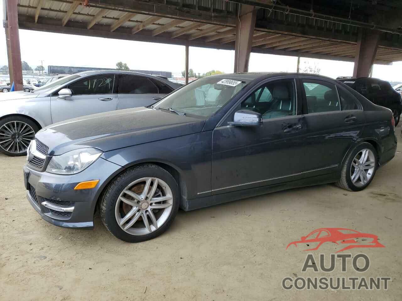 MERCEDES-BENZ C-CLASS 2014 - WDDGF4HB0EG240437