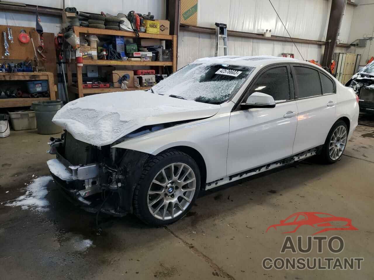 BMW 3 SERIES 2015 - WBA3C3G51FNT51743