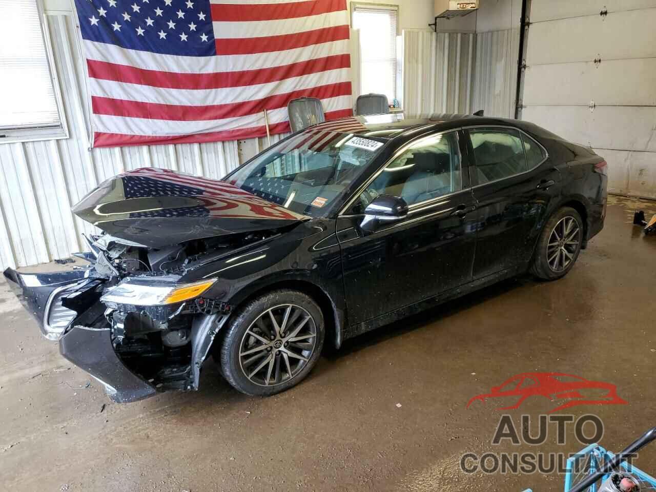 TOYOTA CAMRY 2023 - 4T1F11BK8PU092629