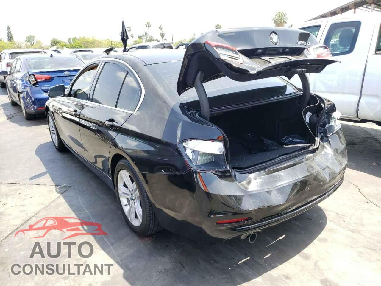 BMW 3 SERIES 2017 - WBA8E5C3XHK388892