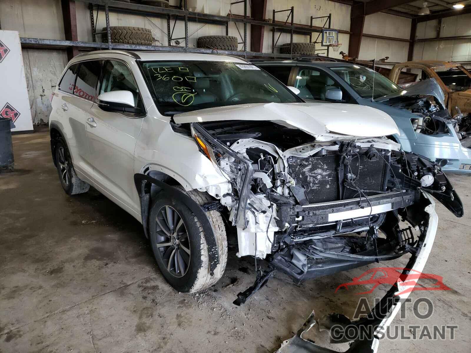 TOYOTA HIGHLANDER 2018 - 5TDJZRFHXJS492868