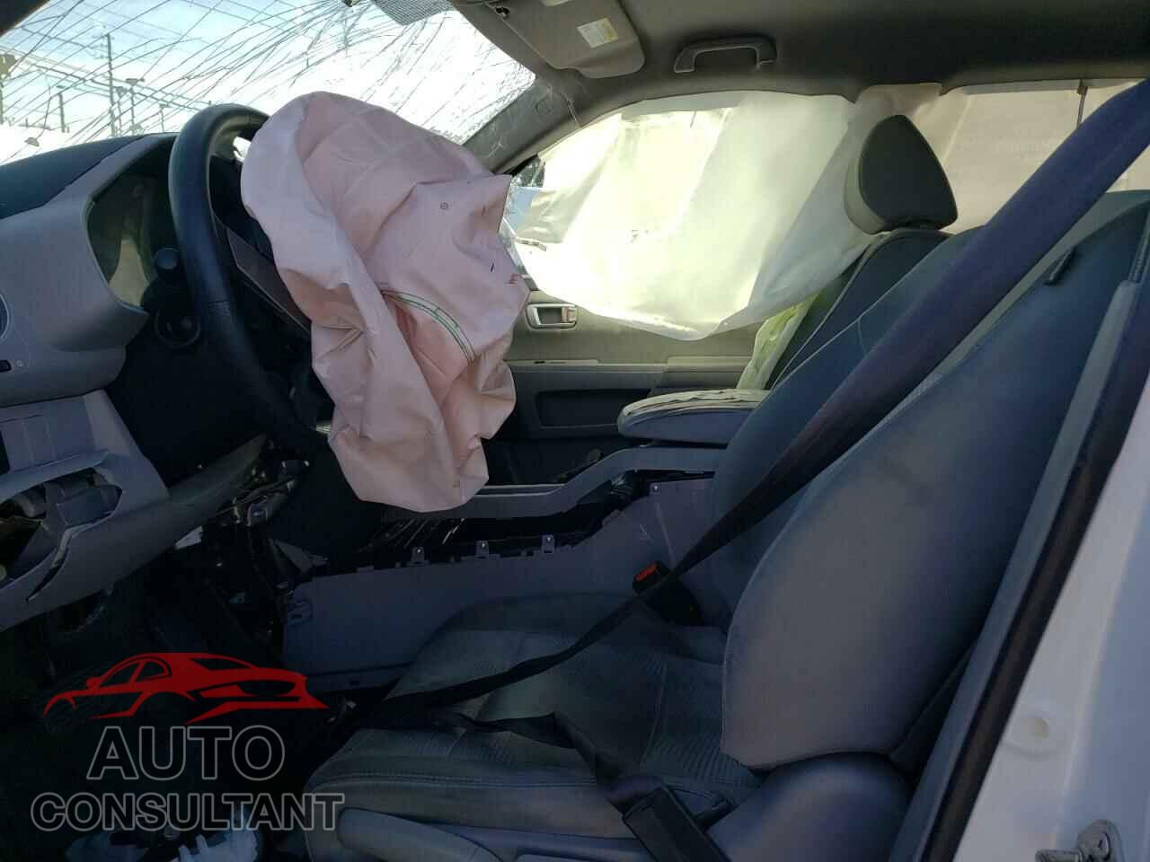 HONDA PILOT 2015 - 5FNYF4H24FB020342