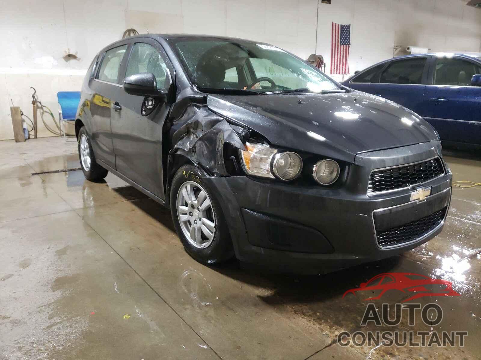 CHEVROLET SONIC 2016 - 1G1JC6SG2G4147229