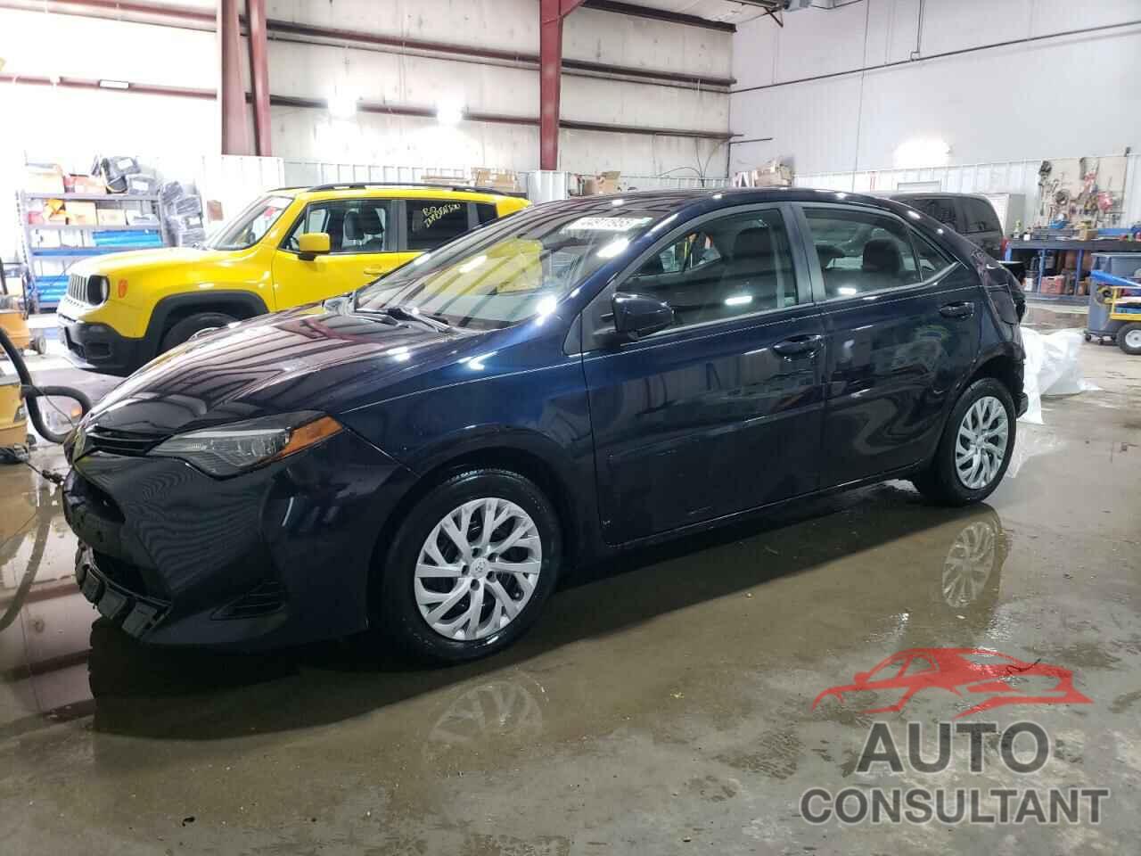 TOYOTA COROLLA 2018 - 5YFBURHE2JP852987