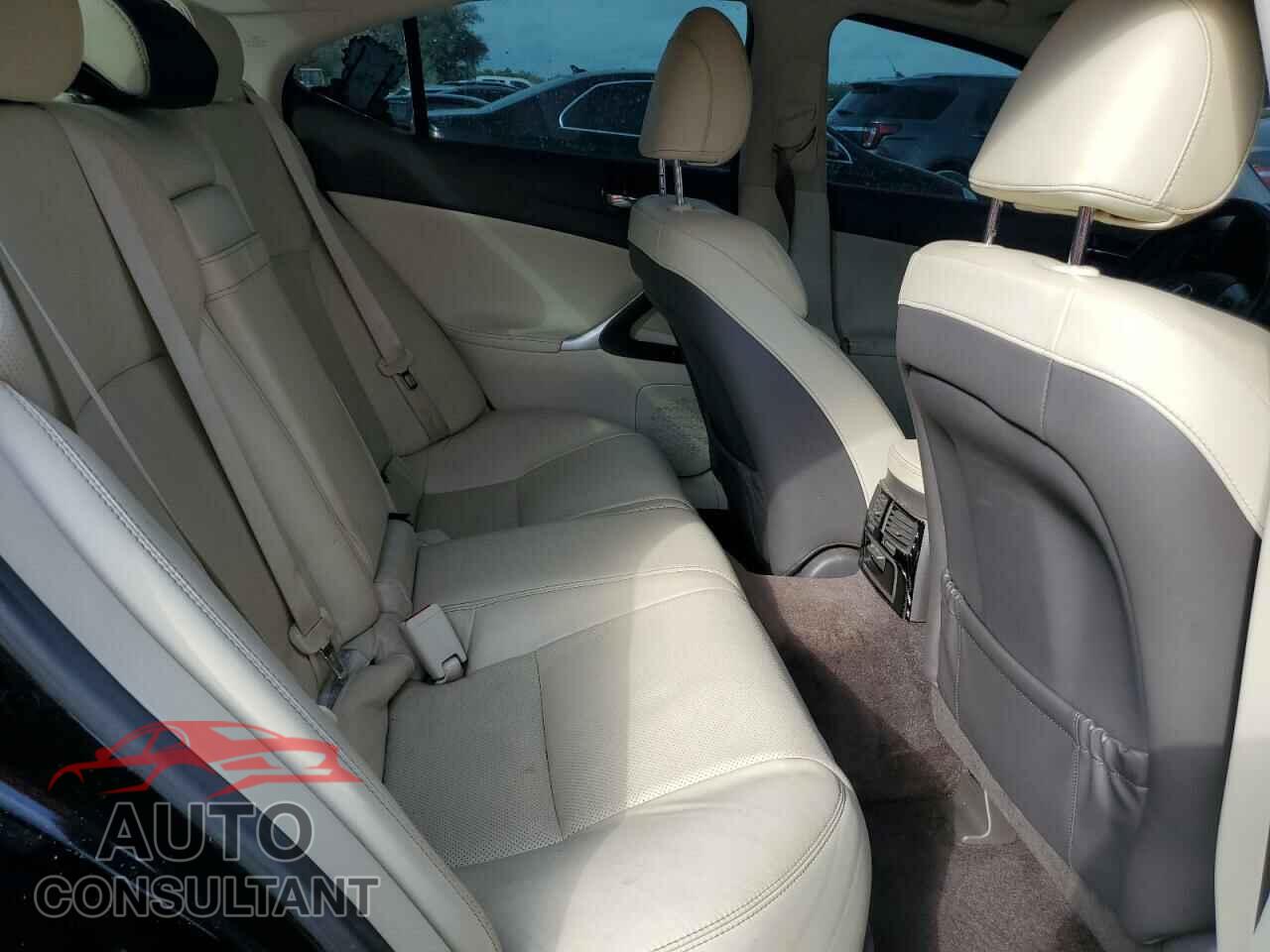 LEXUS IS 2011 - JTHBF5C28B5148158