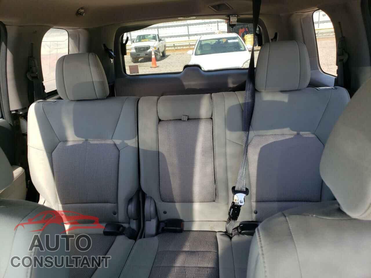 HONDA PILOT 2015 - 5FNYF4H45FB070989