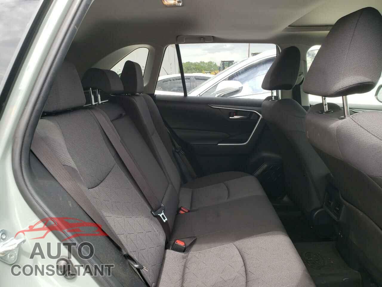TOYOTA RAV4 2019 - JTMP1RFV1KD026007
