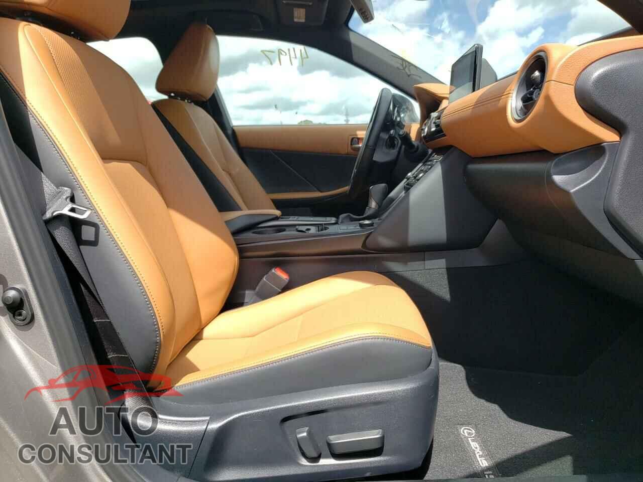LEXUS IS 2021 - JTHCA1D21M5111353
