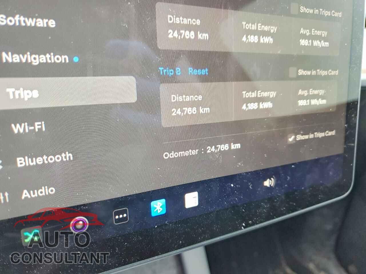 TESLA MODEL Y 2023 - LRWYGDFD7PC227191