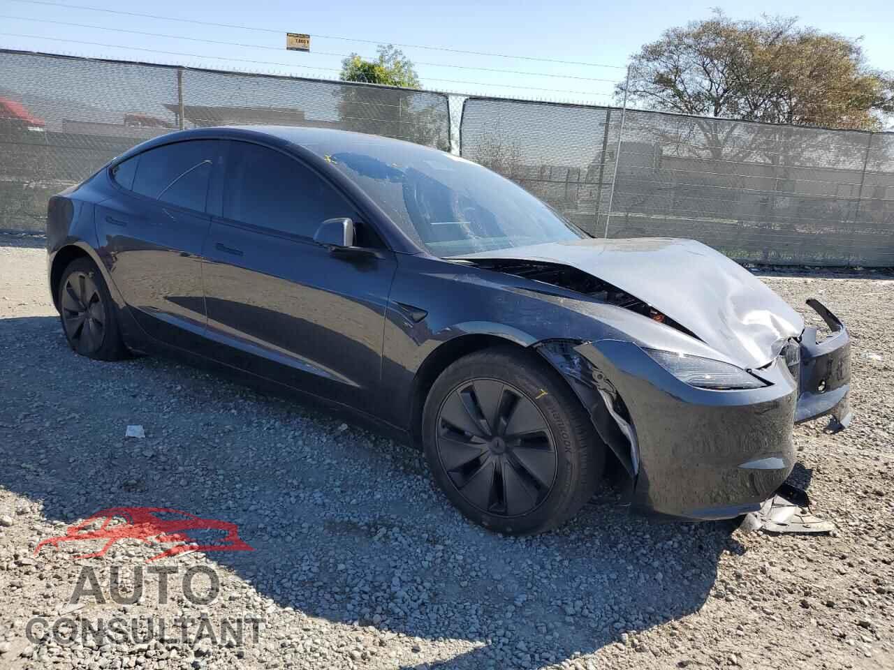 TESLA MODEL 3 2024 - 5YJ3E1EA4RF726125