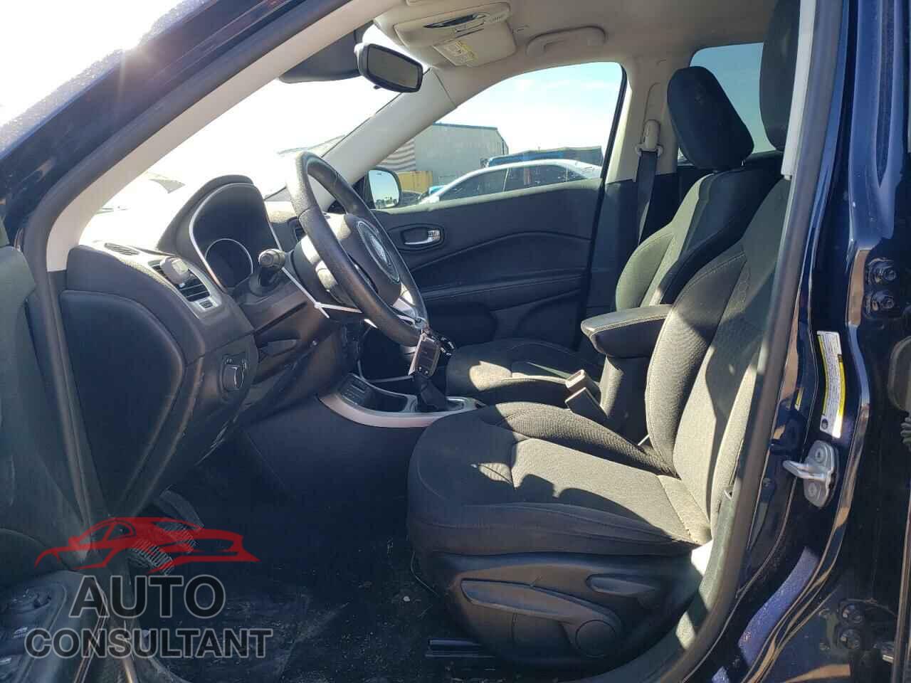JEEP COMPASS 2018 - 3C4NJCAB8JT255018