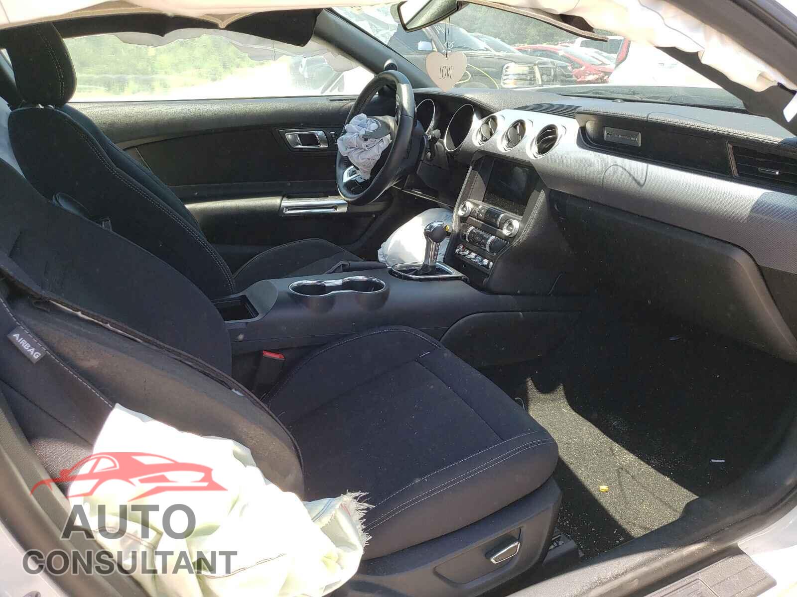 FORD MUSTANG 2019 - 1FA6P8TH5K5199189