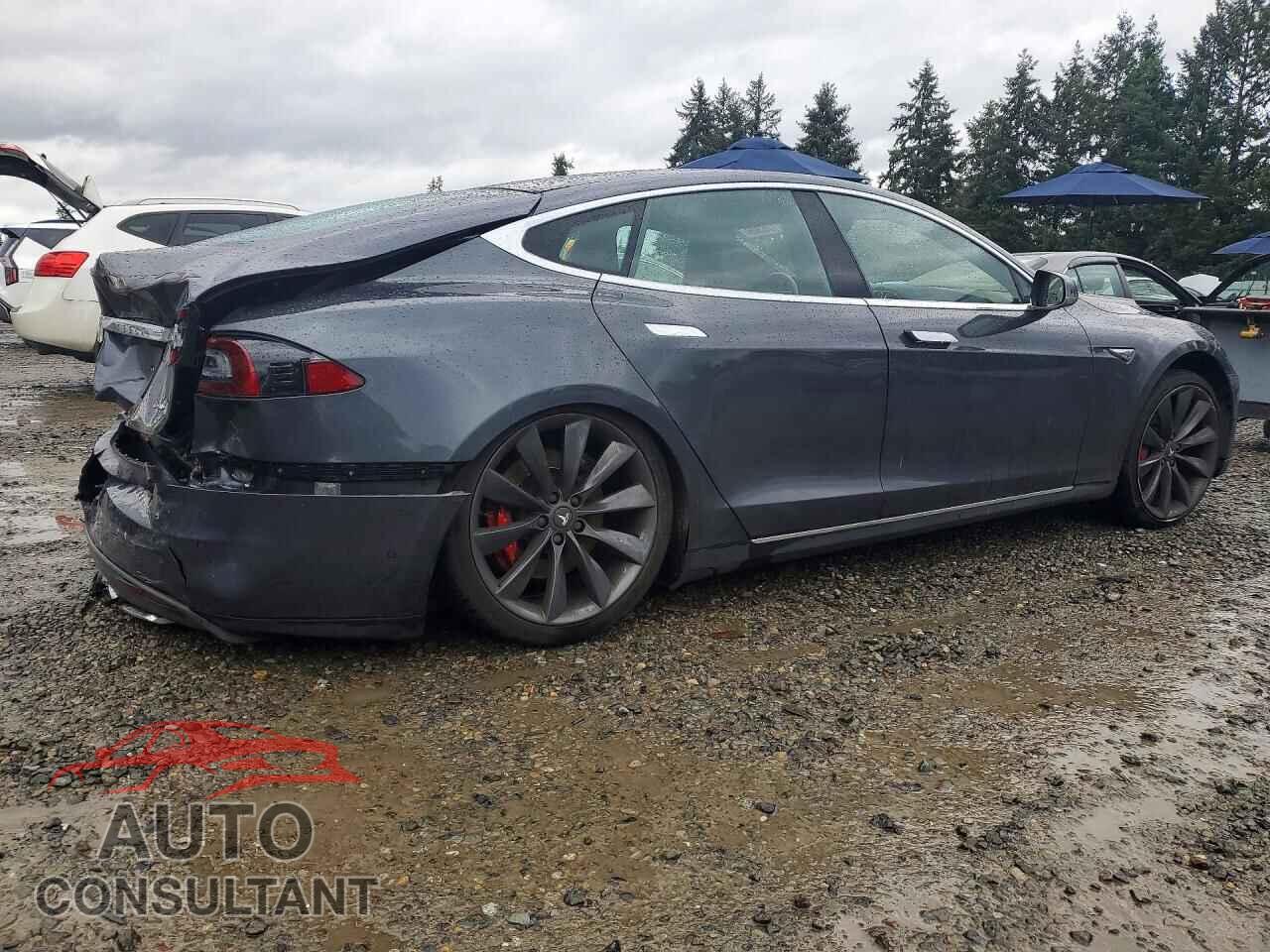 TESLA MODEL S 2015 - 5YJSA1E40FF104831