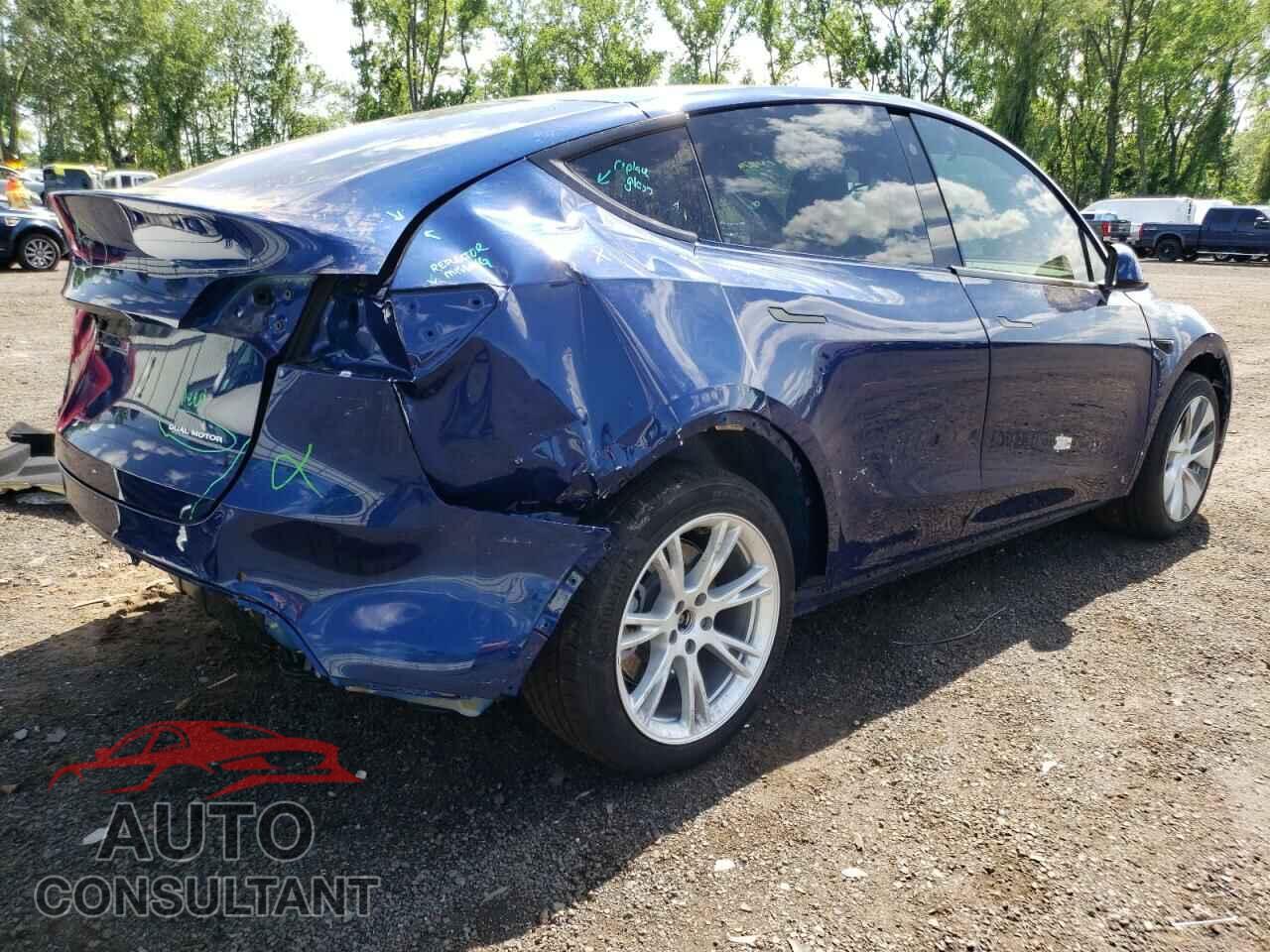 TESLA MODEL Y 2021 - 5YJYGDEE2MF083433