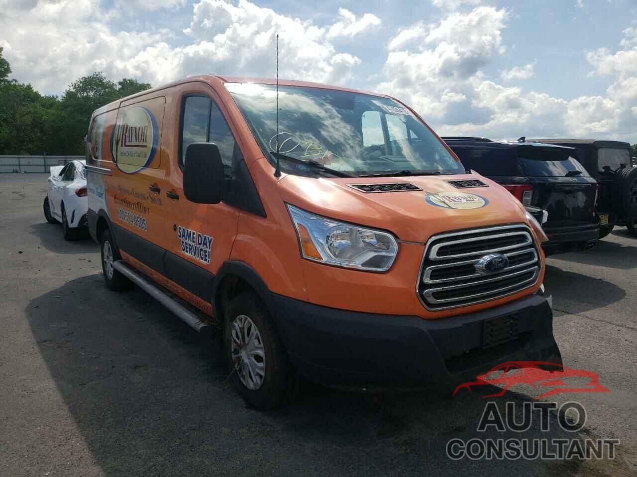 FORD TRANSIT CO 2017 - 1FTYR1YM8HKA99737