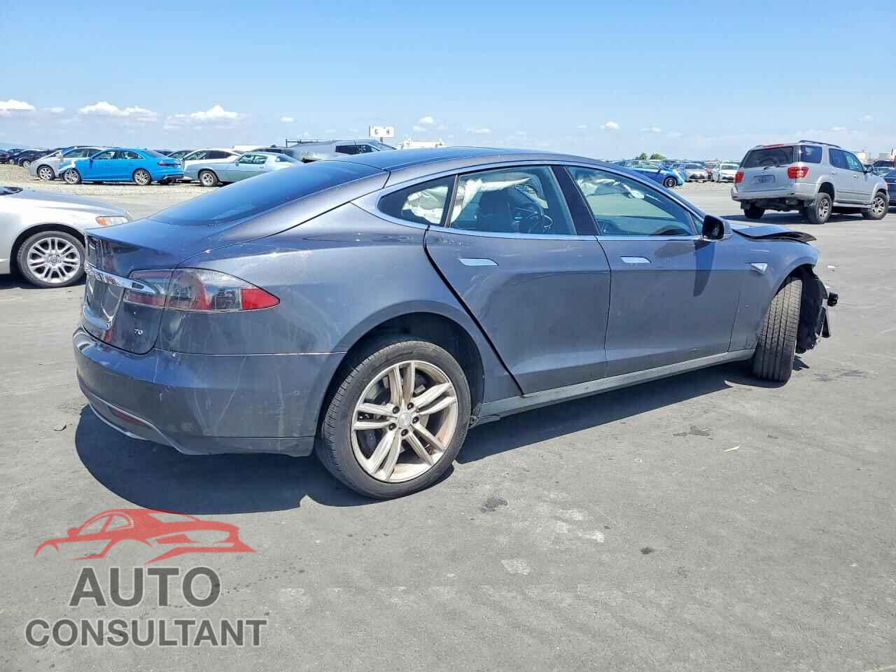 TESLA MODEL S 2015 - 5YJSA1E11FF118811